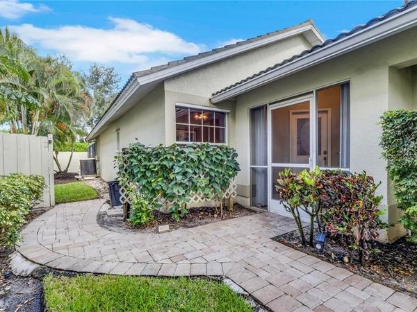 11011 Linnet LN, NAPLES, FL 34119