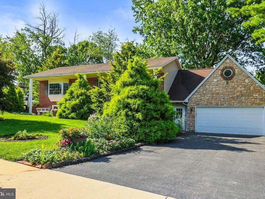 4149 Robinhood Drive, York, PA 17408 Main Photo
