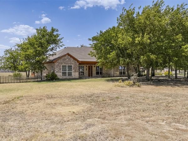 401 Carter Road, Italy, TX 76651