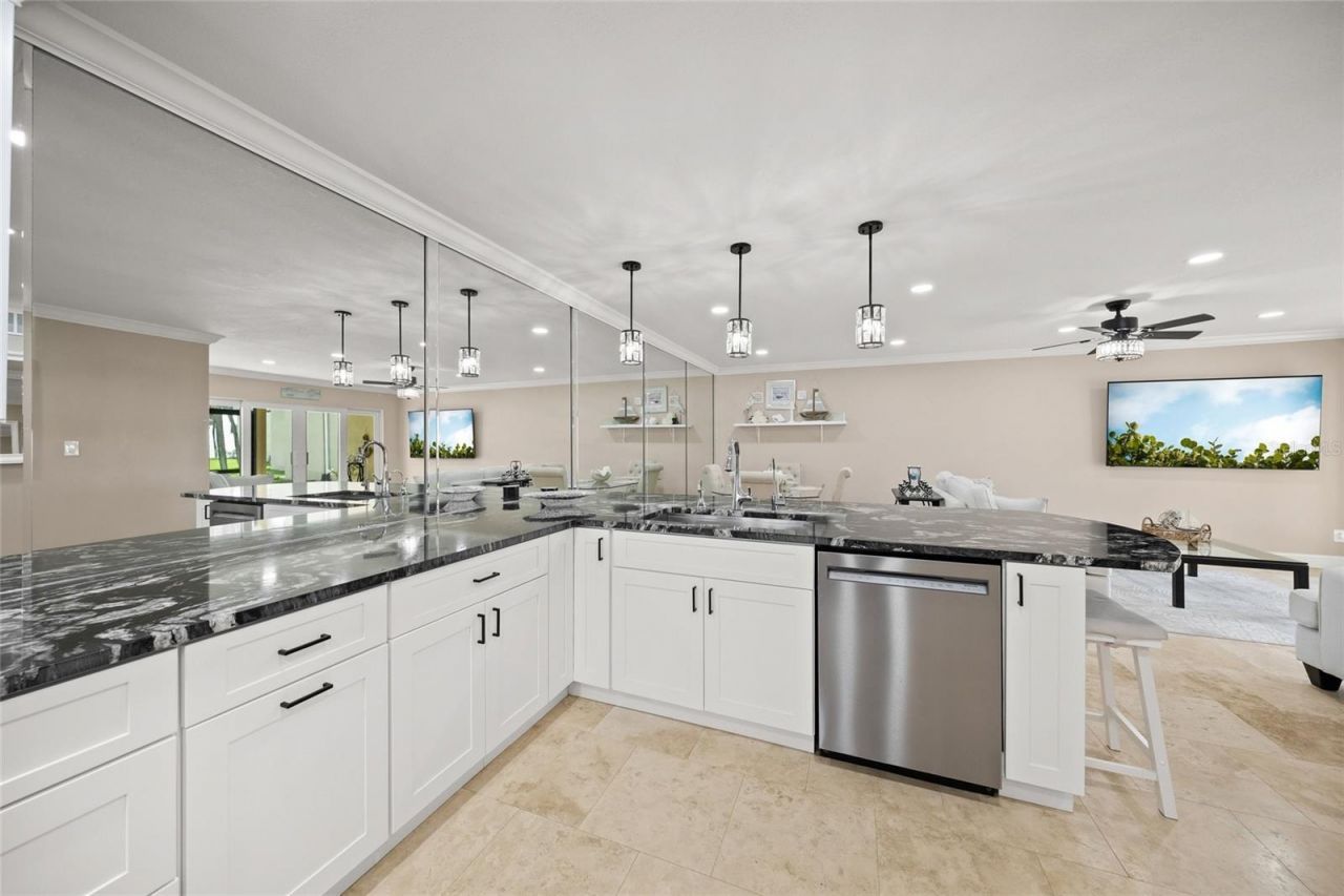 4660 Ocean Boulevard, Unit F1, Sarasota, FL 34242 Photo