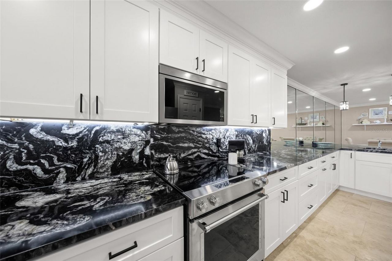4660 Ocean Boulevard, Unit F1, Sarasota, FL 34242 Photo