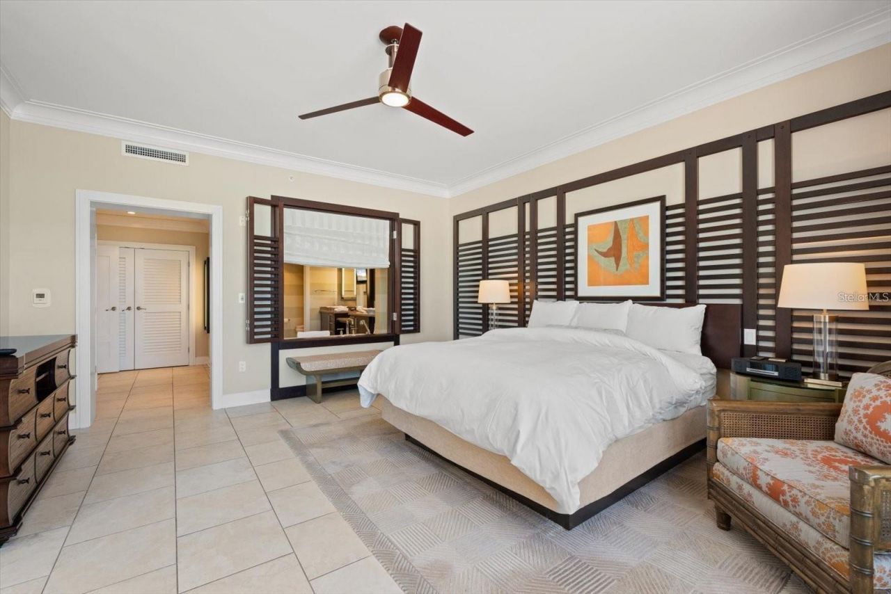 915 Seaside Dr, Unit 405, WEEKS, Sarasota, FL 34242 Photo