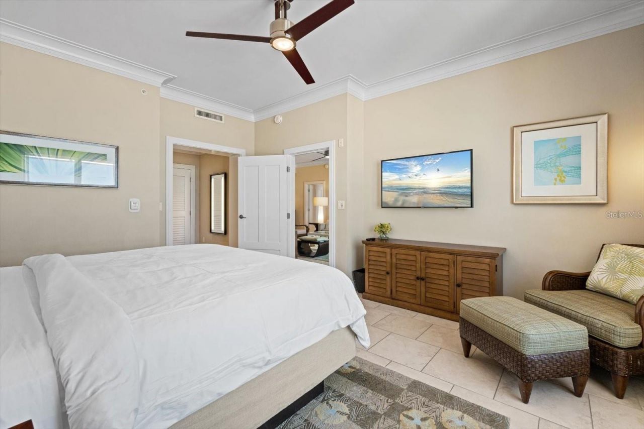 915 Seaside Dr, Unit 405, WEEKS, Sarasota, FL 34242 Photo