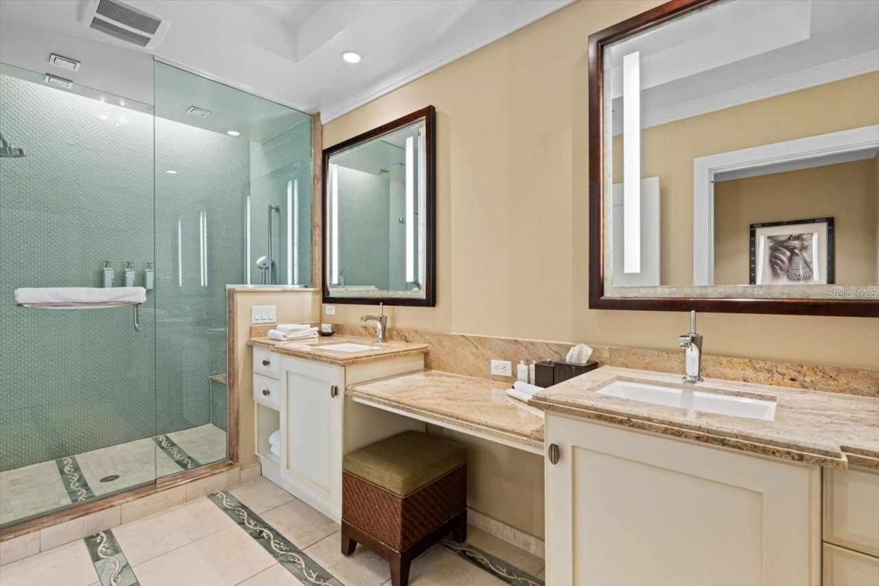 915 Seaside Dr, Unit 405, WEEKS, Sarasota, FL 34242 Photo