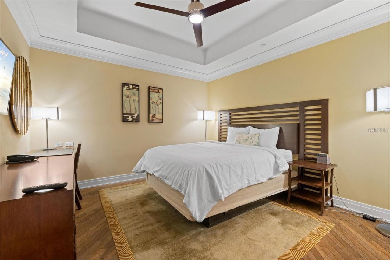 915 Seaside Dr, Unit 405, WEEKS, Sarasota, FL 34242 Photo
