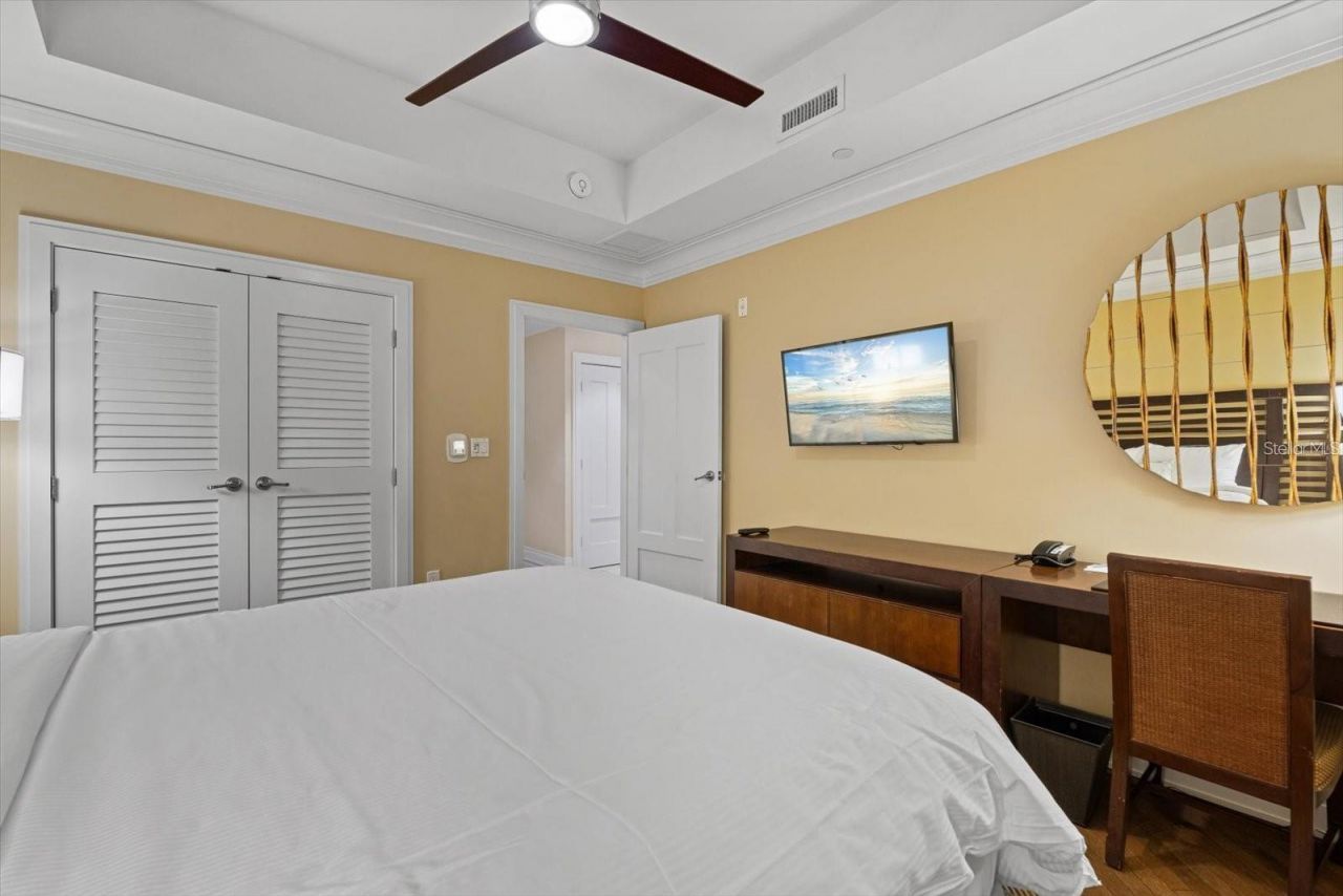 915 Seaside Dr, Unit 405, WEEKS, Sarasota, FL 34242 Photo