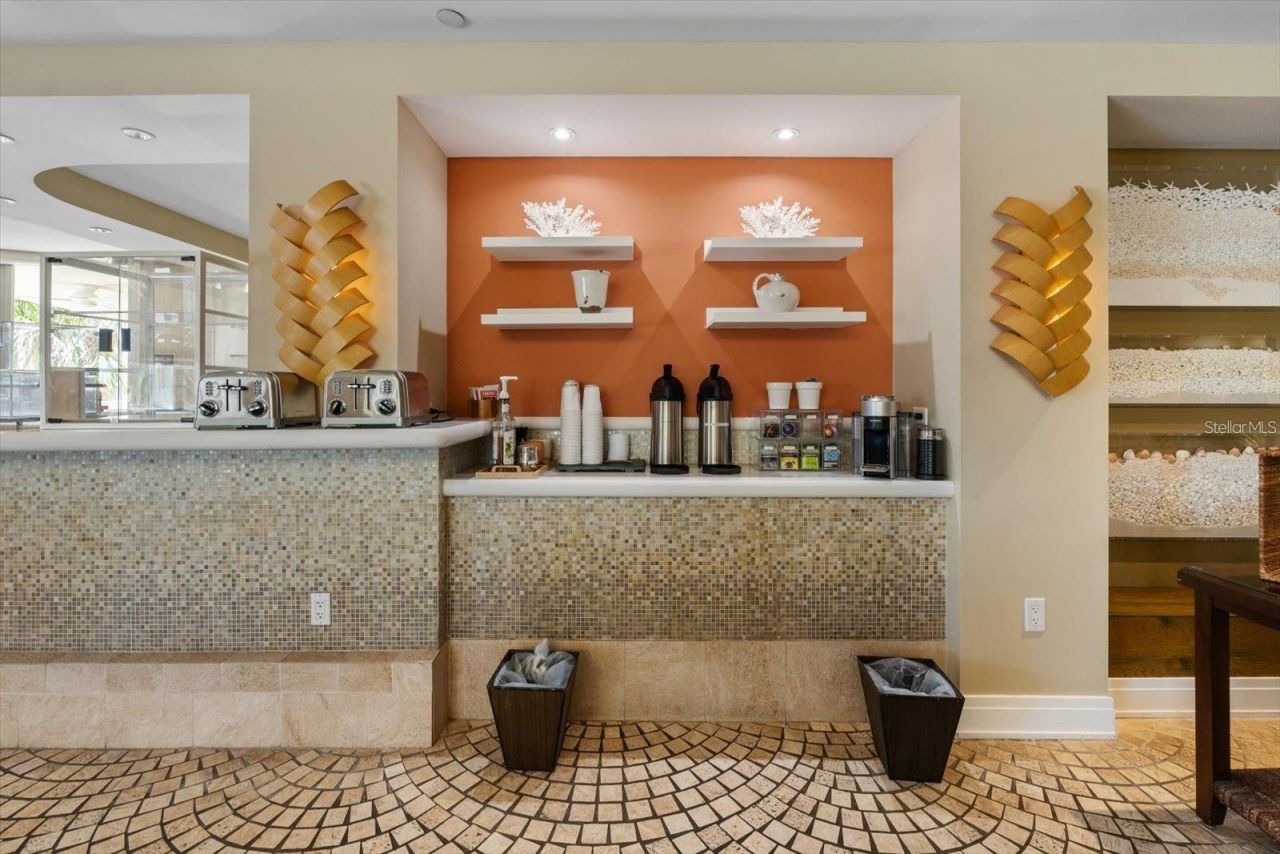 915 Seaside Dr, Unit 405, WEEKS, Sarasota, FL 34242 Photo