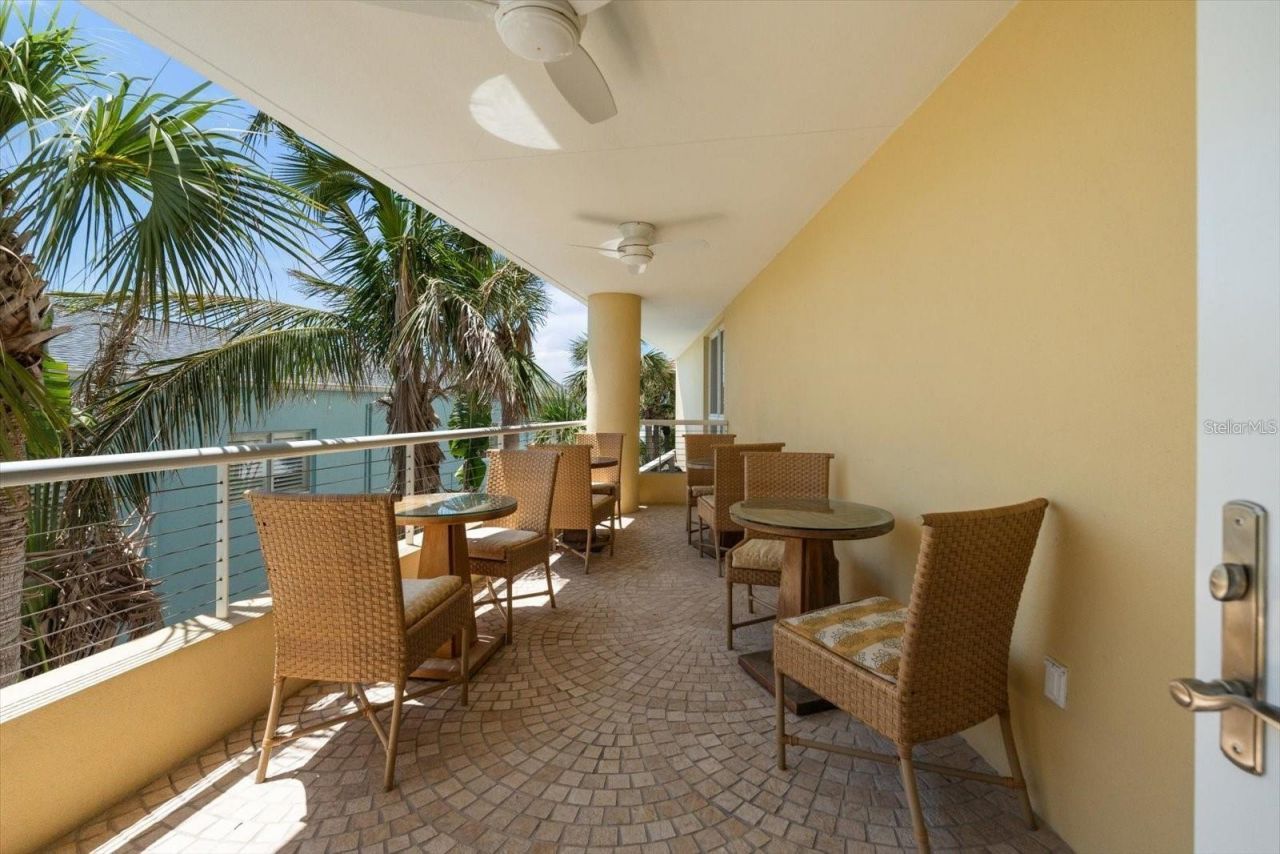 915 Seaside Dr, Unit 405, WEEKS, Sarasota, FL 34242 Photo