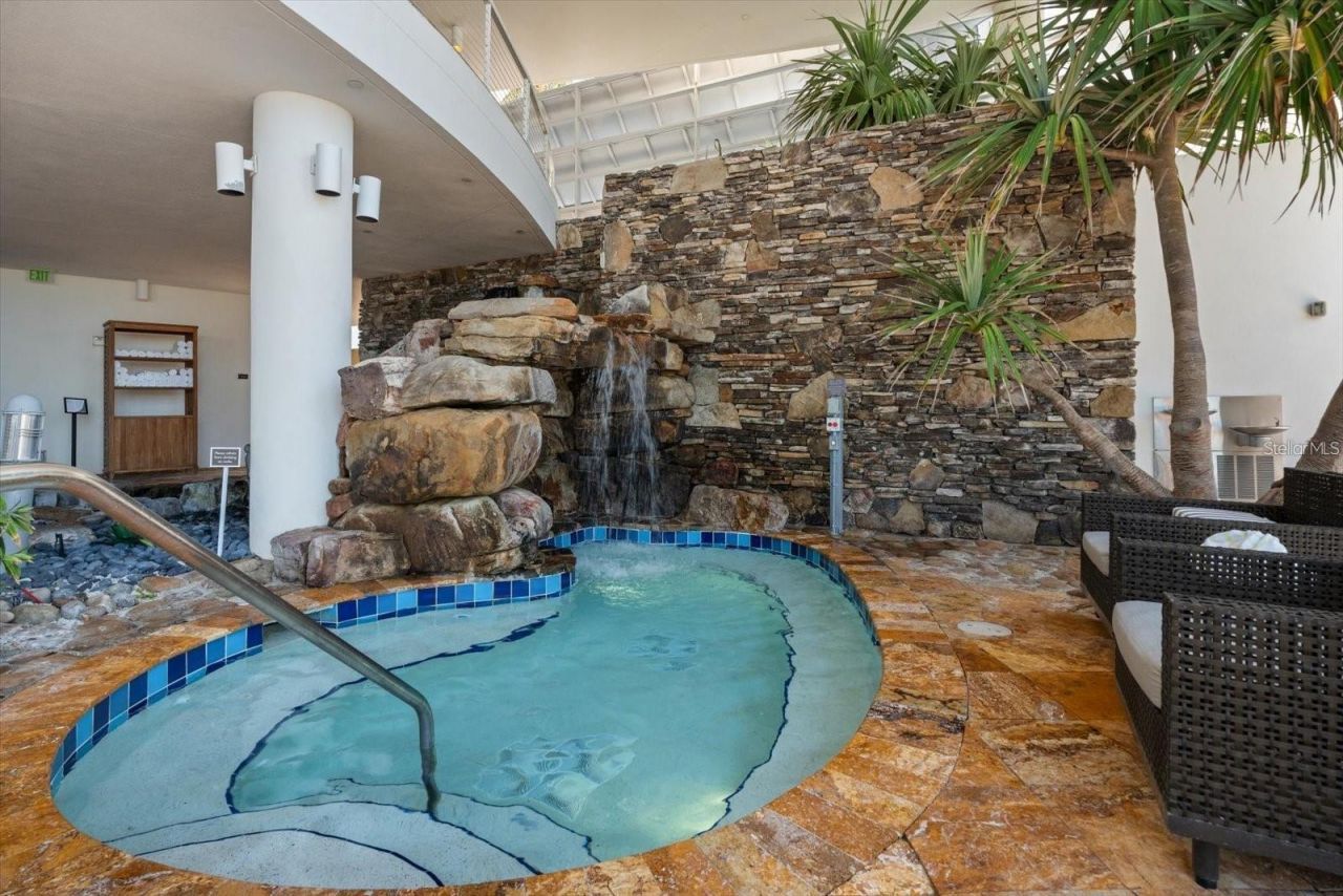 915 Seaside Dr, Unit 405, WEEKS, Sarasota, FL 34242 Photo