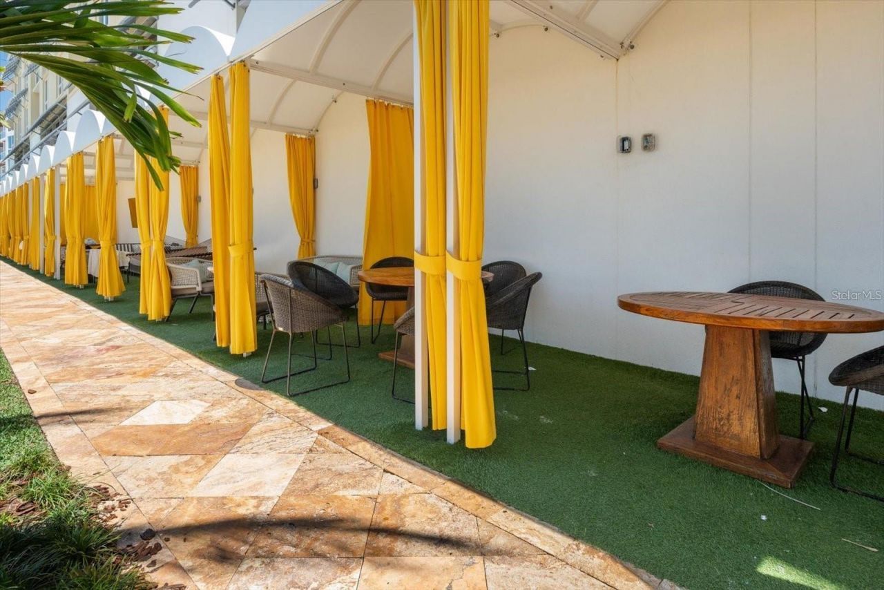 915 Seaside Dr, Unit 405, WEEKS, Sarasota, FL 34242 Photo