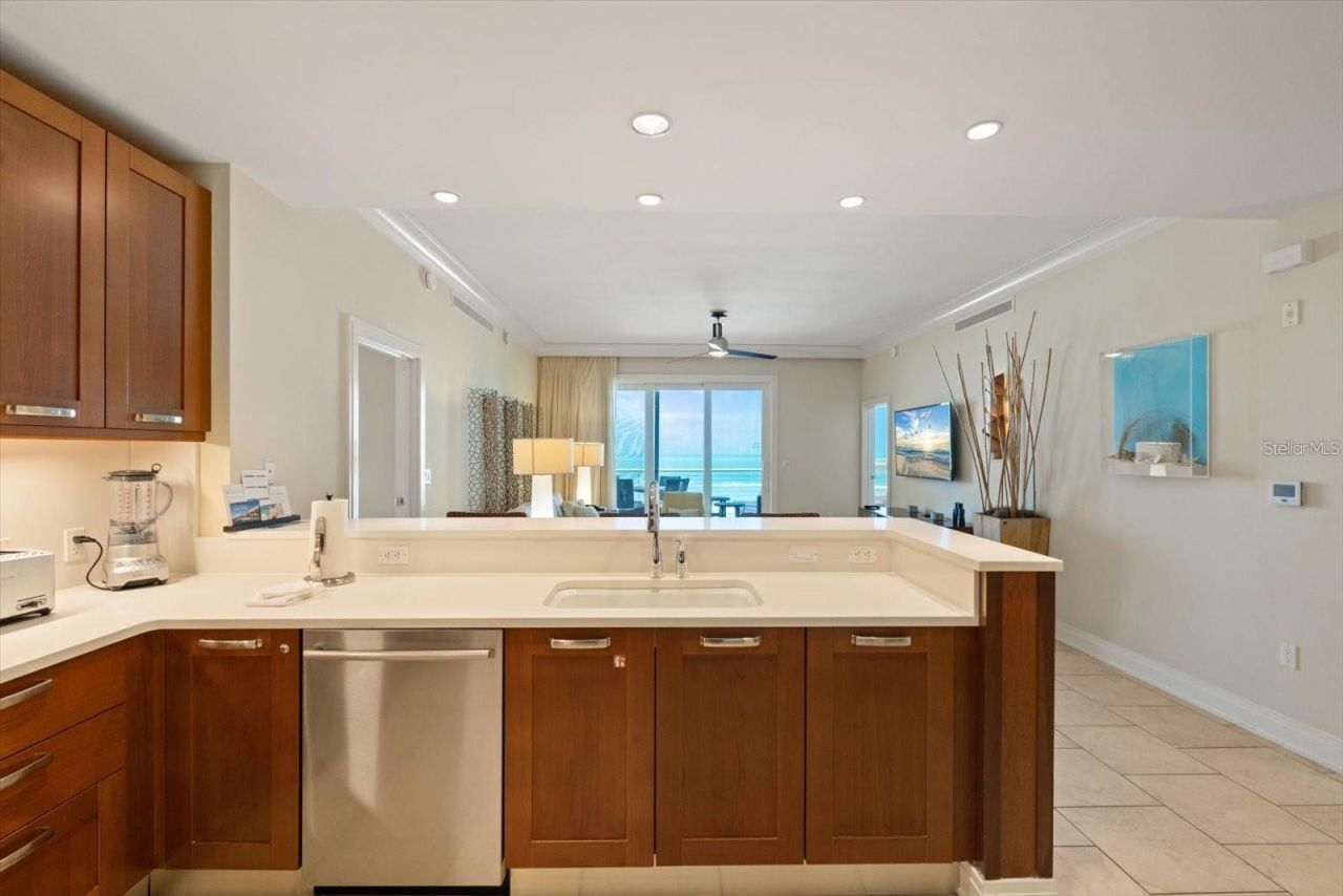 915 Seaside Dr, Unit 405, WEEKS, Sarasota, FL 34242 Photo