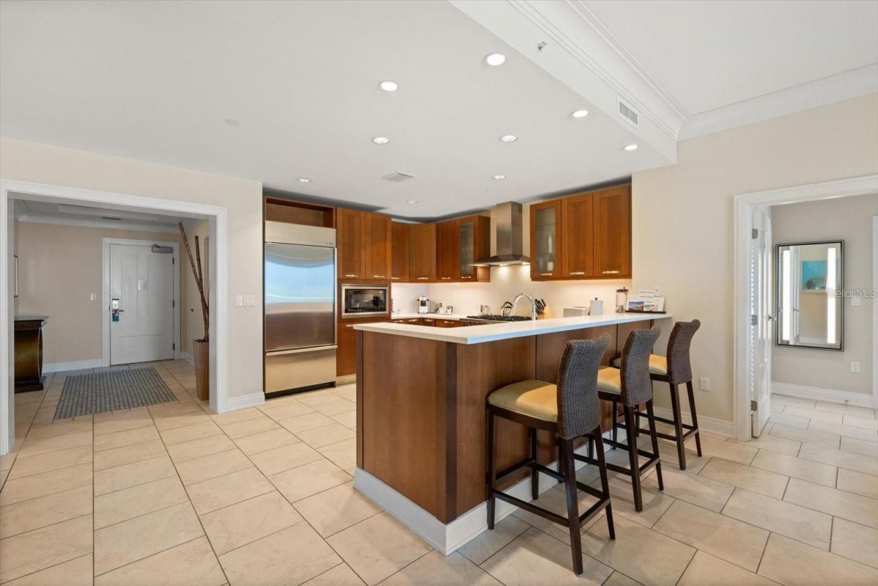 915 Seaside Dr, Unit 405, WEEKS, Sarasota, FL 34242 Photo