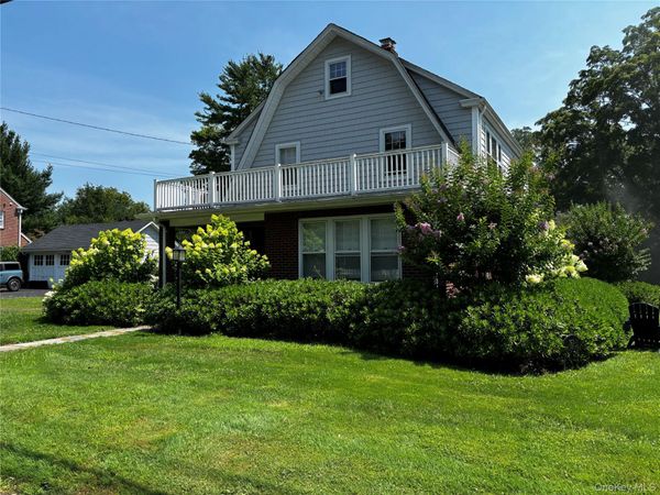 160 W Neck Road , Huntington, NY 11743