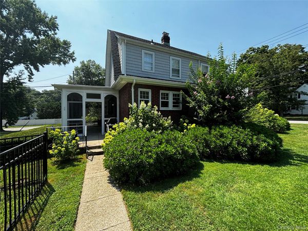 160 W Neck Road , Huntington, NY 11743