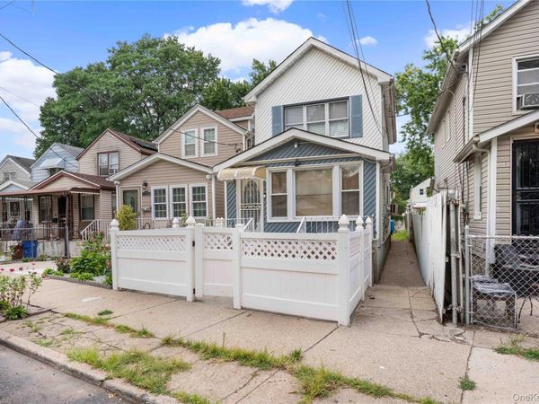 117-22 142nd Place , Jamaica, NY 11436