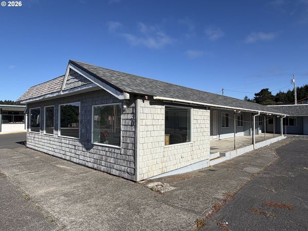 136 6TH ST, Port Orford, OR 97465
