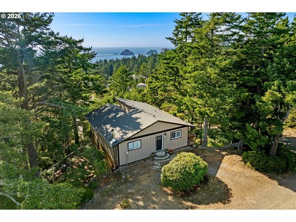4995 GRAND AVE, Tillamook, OR 97141