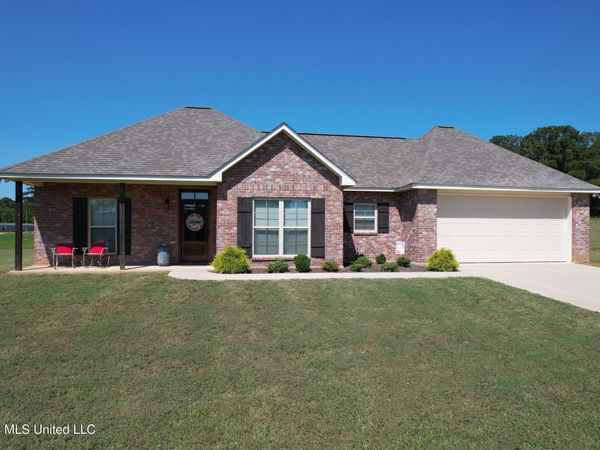 1061 Driftwood , Summit, MS 39666