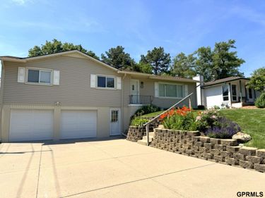 11037 Olin Avenue, Omaha, NE 68144
