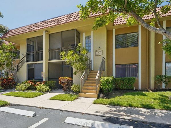 327 LAKEVIEW Drive, Unit 203, Weston, FL 33326