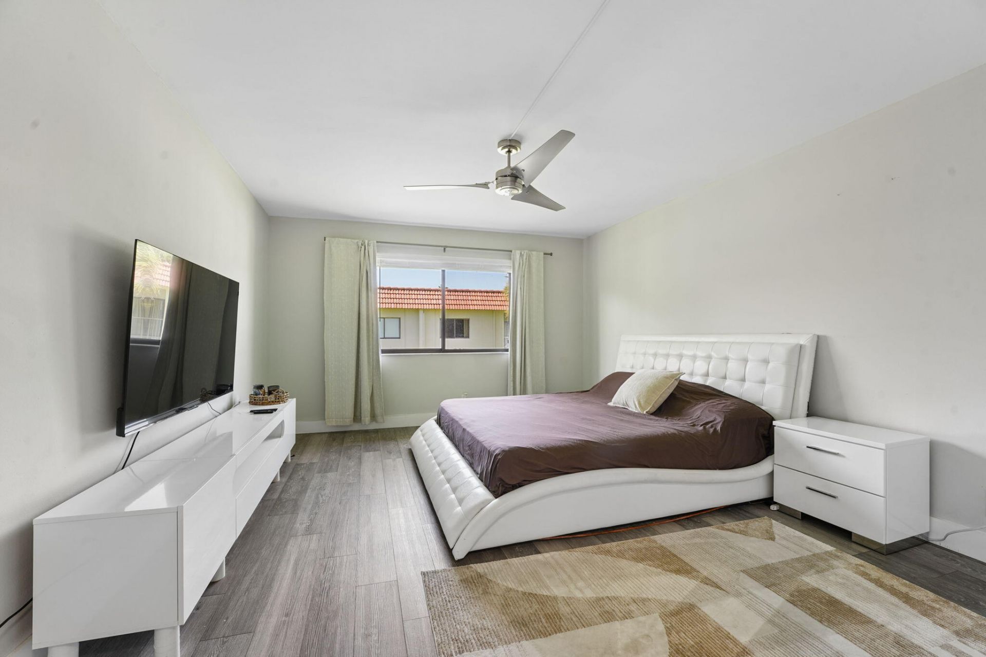 327 Lakeview Drive, Unit 203, Weston, FL 33326 Photo