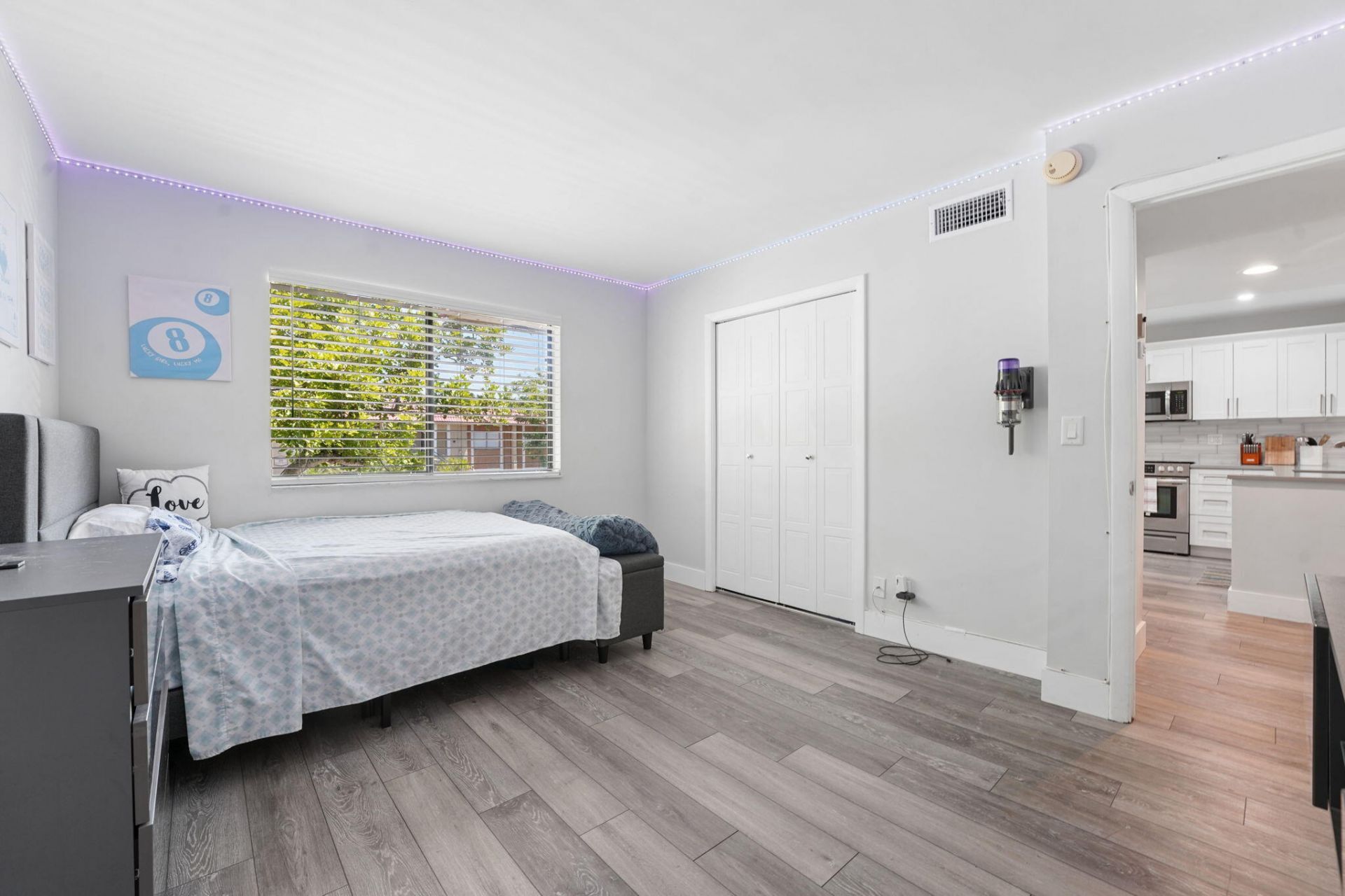 327 Lakeview Drive, Unit 203, Weston, FL 33326 Photo