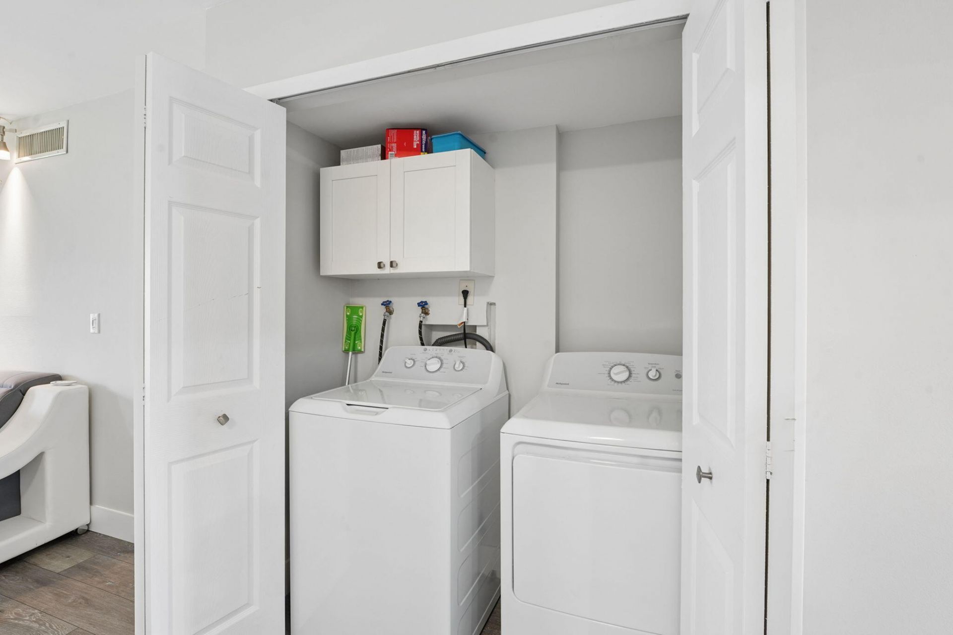 327 Lakeview Drive, Unit 203, Weston, FL 33326 Photo