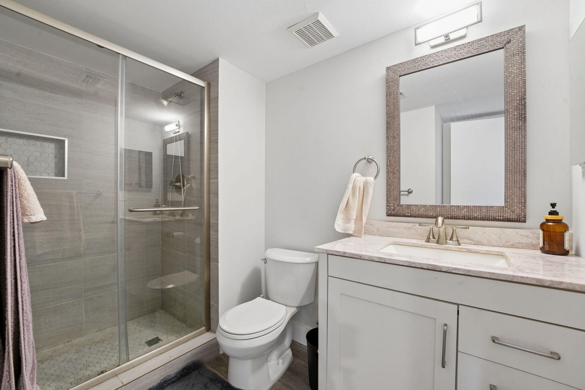 327 Lakeview Drive, Unit 203, Weston, FL 33326 Photo