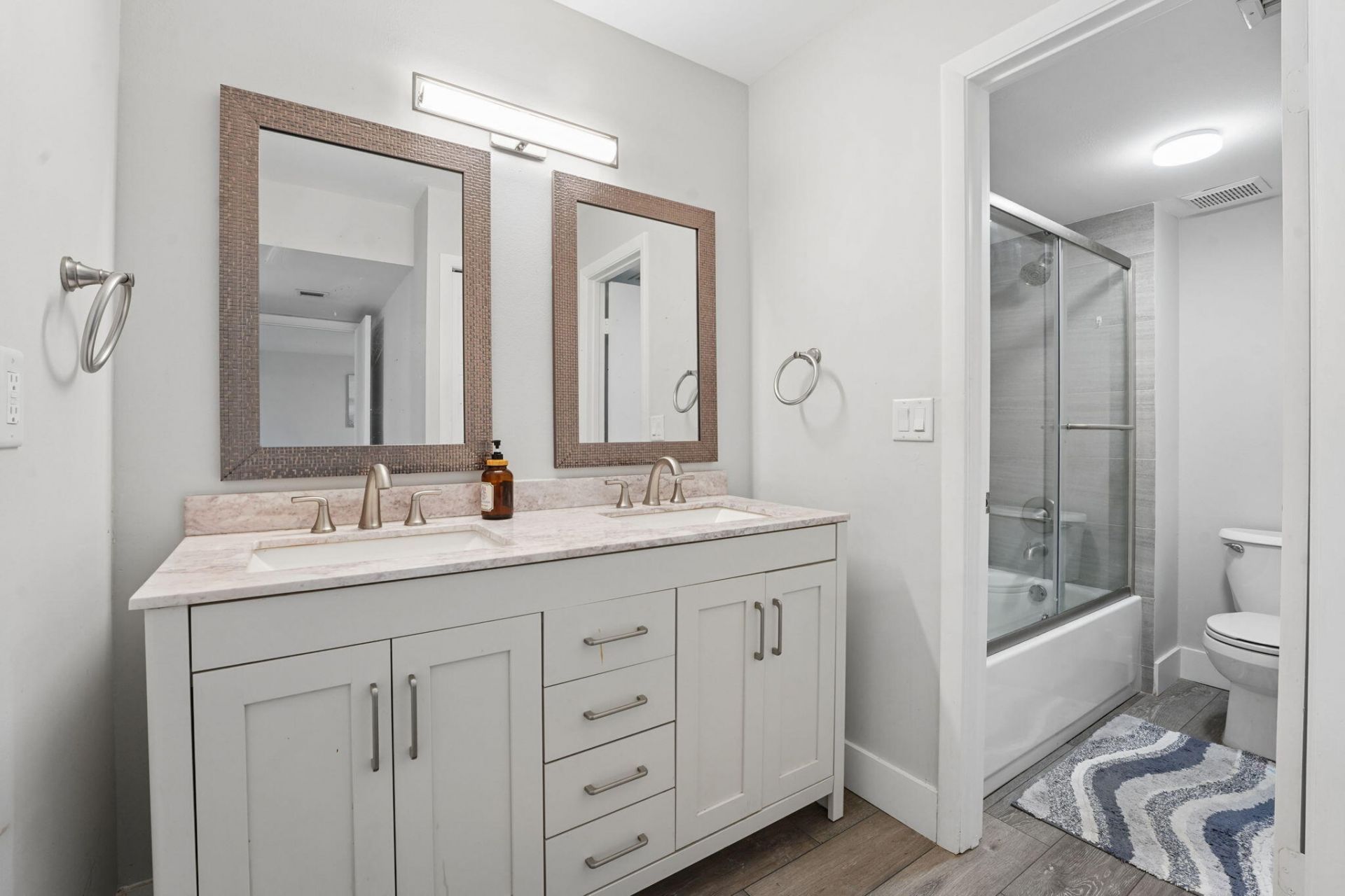 327 Lakeview Drive, Unit 203, Weston, FL 33326 Photo