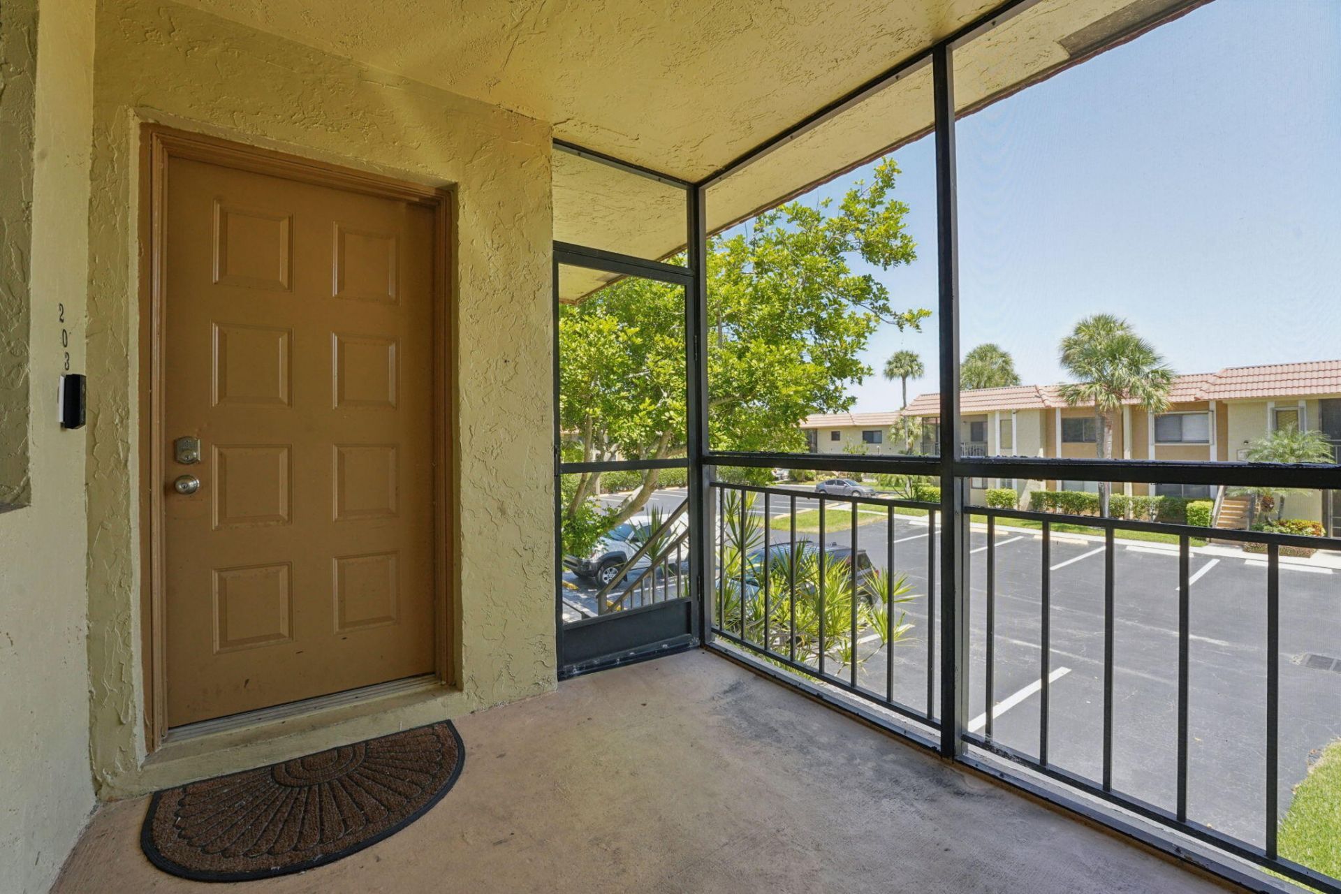 327 Lakeview Drive, Unit 203, Weston, FL 33326 Photo