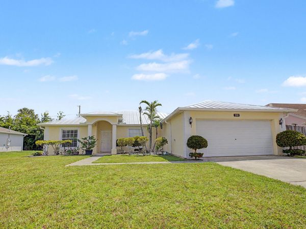 2585 SE LAKEWOOD Street, Port St. Lucie, FL 34952