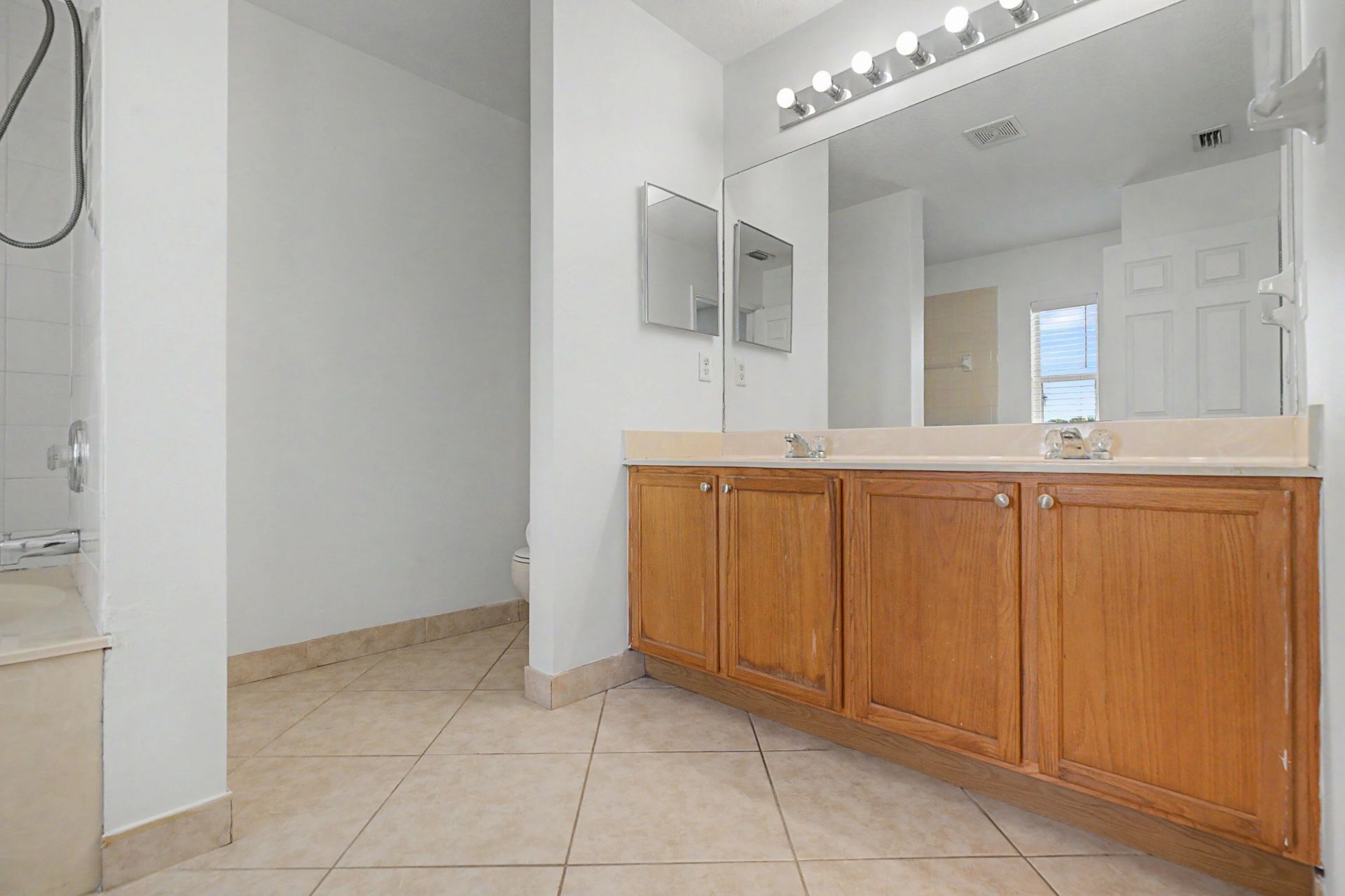 2585 SE Lakewood Street, Port Saint Lucie, FL 34952 Photo