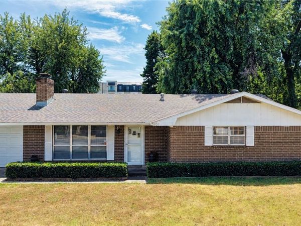 803 SW 2nd Street , Bentonville, AR 72712