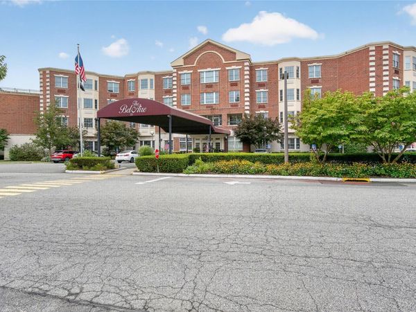 50 Merrick Avenue , Unit 423, East Meadow, NY 11554