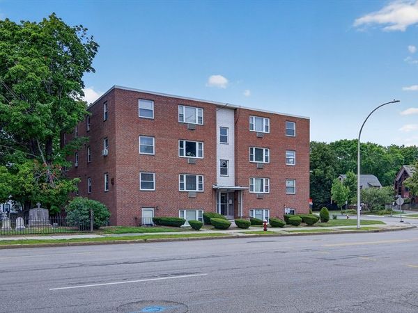 190 Mount Auburn Street, Unit 2-2, Watertown, MA 02472