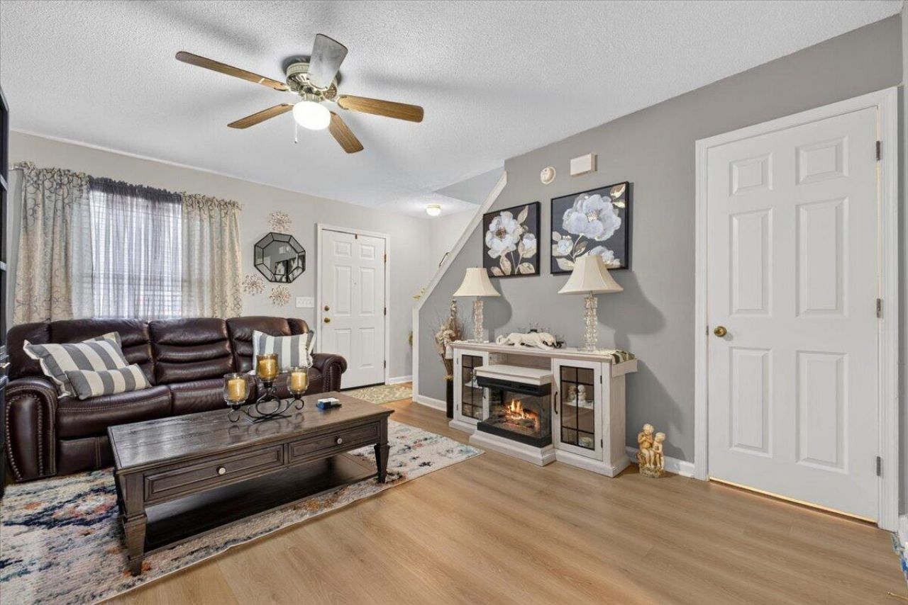 705 Reserve Way Photo 10
