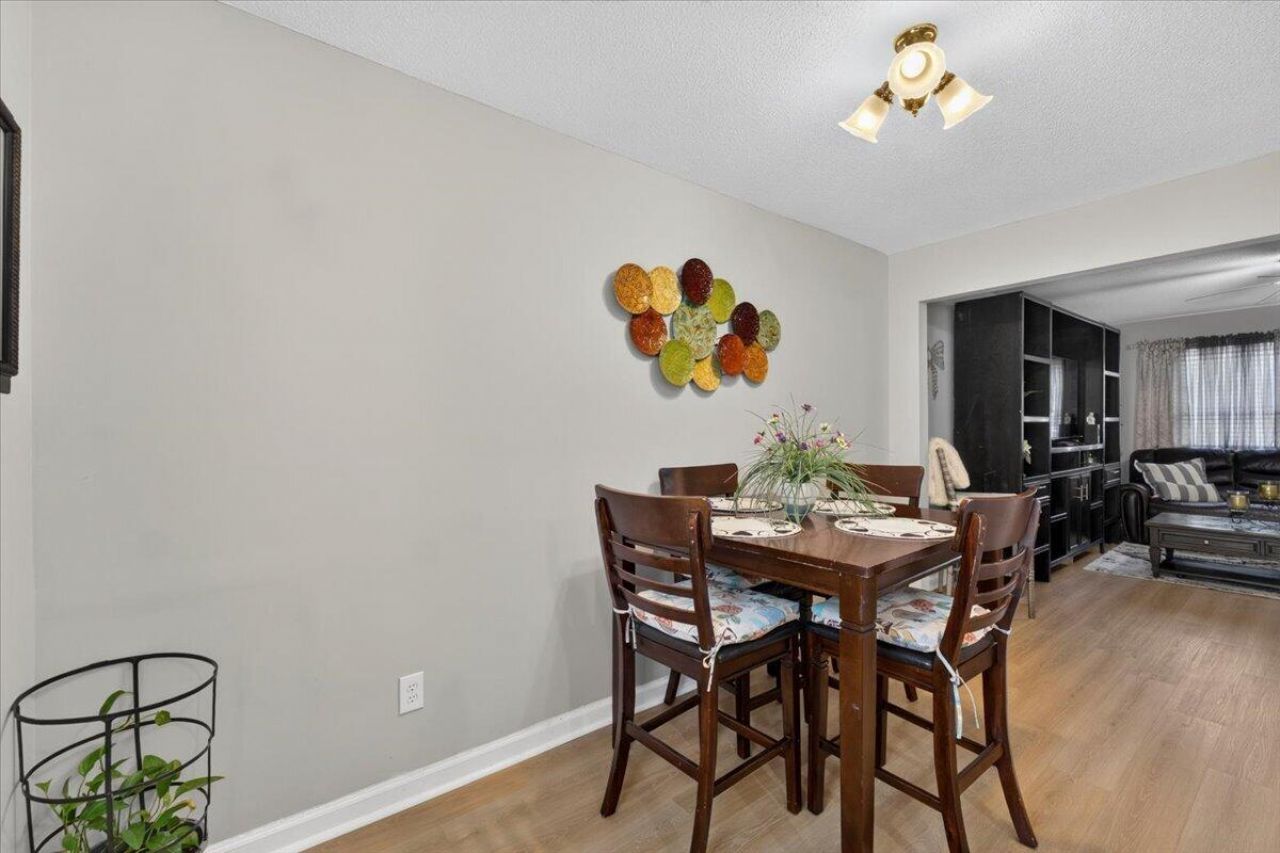 705 Reserve Way Photo 5