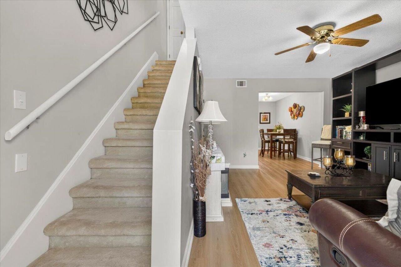 705 Reserve Way Photo 7