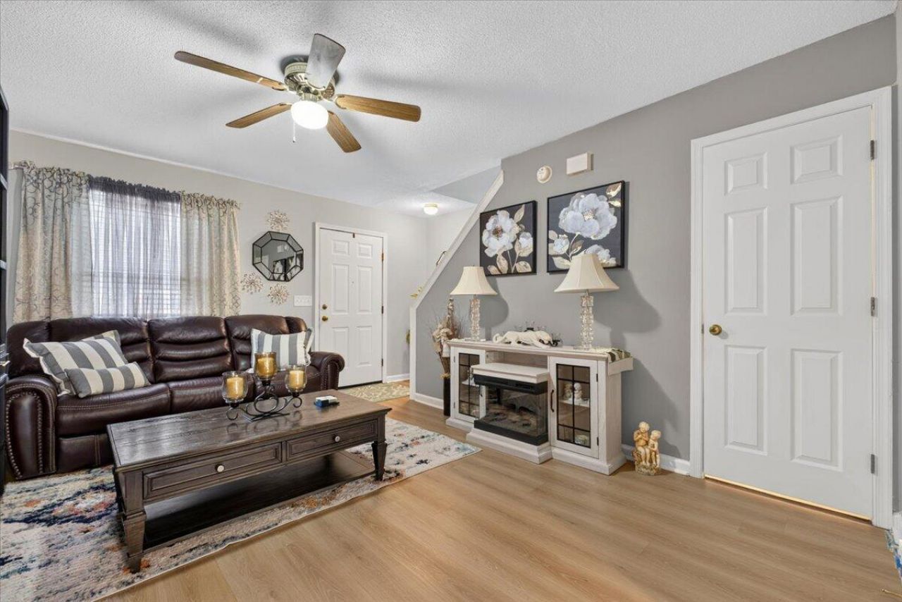 705 Reserve Way Photo 9