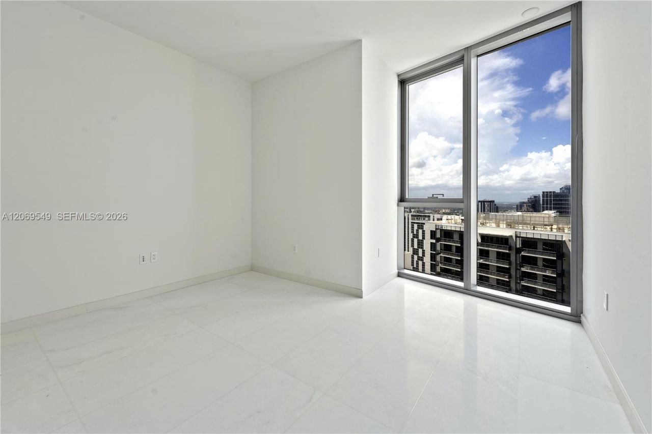 300 Biscayne Blvd Way, Unit 4404, Miami, FL 33131 Photo