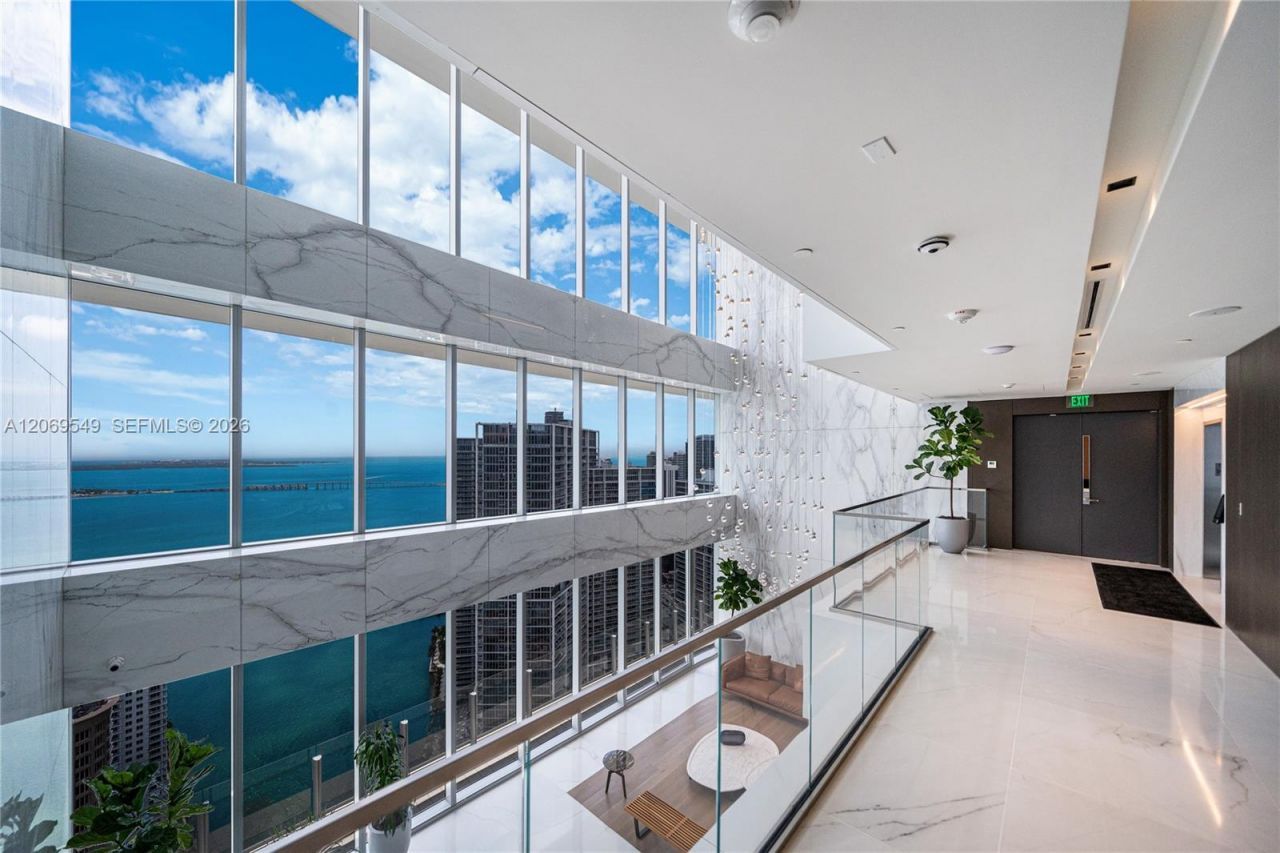 300 Biscayne Blvd Way, Unit 4404, Miami, FL 33131 Photo