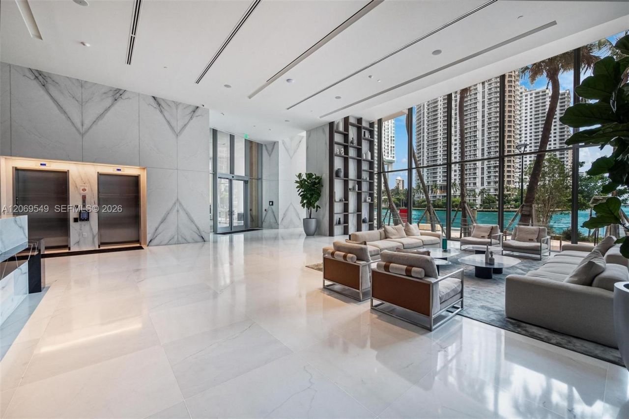 300 Biscayne Blvd Way, Unit 4404, Miami, FL 33131 Photo
