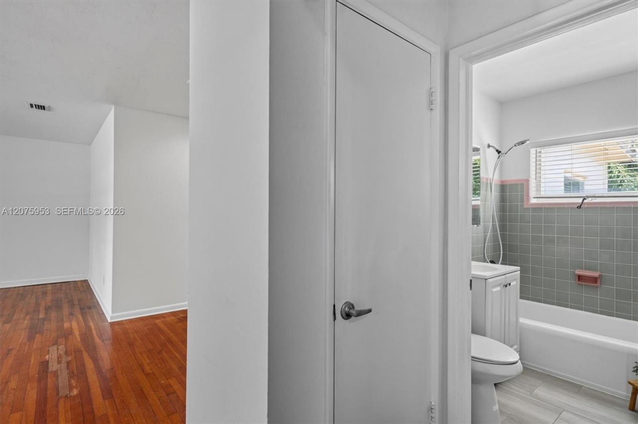 6629 SW 65th St, South Miami, FL 33143 Photo