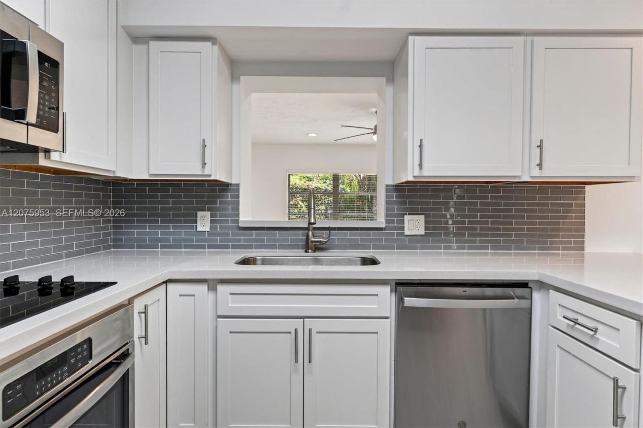 6629 SW 65th St, South Miami, FL 33143 Photo