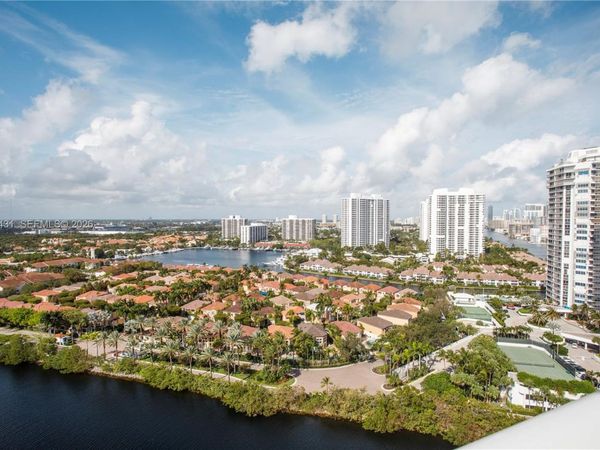 20505 E Country Club Dr , Unit PH-39, Aventura, FL 33180