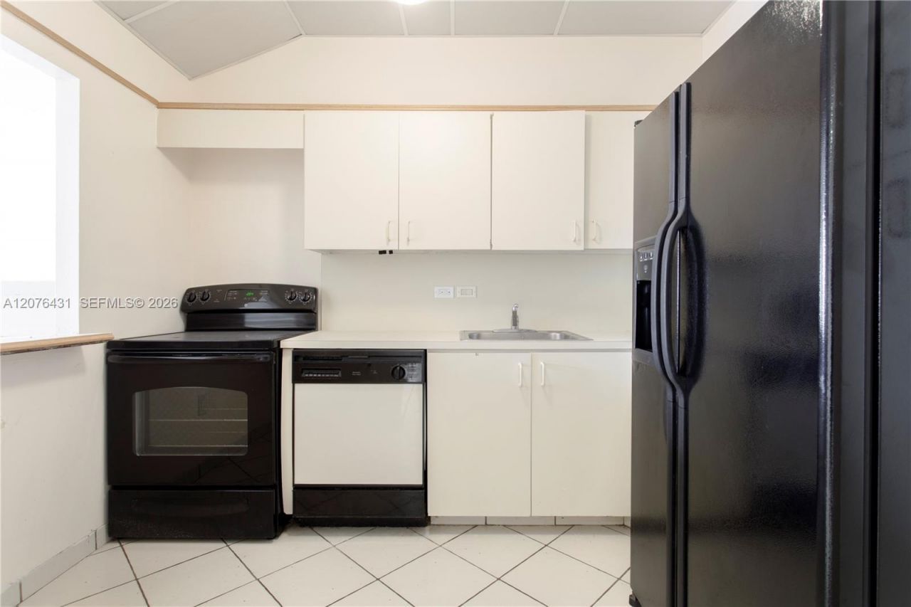 20505 E Country Club Dr, Unit PH-39, Aventura, FL 33180 Photo