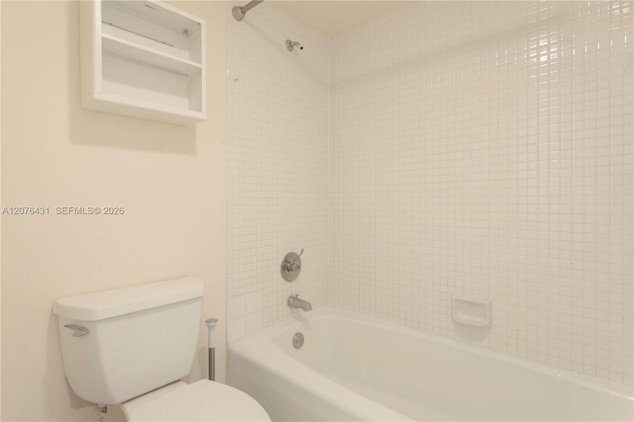 20505 E Country Club Dr, Unit PH-39, Aventura, FL 33180 Photo