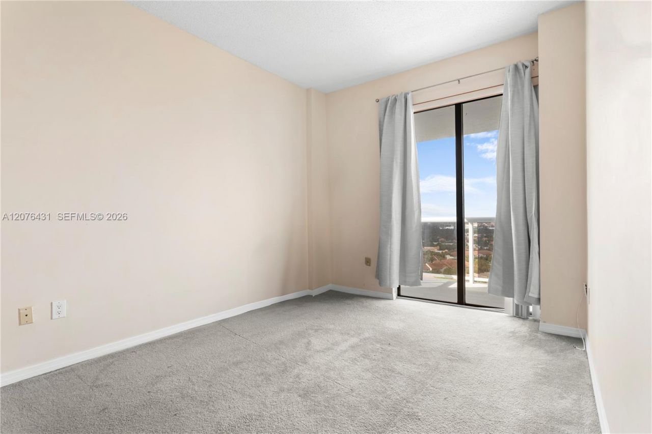 20505 E Country Club Dr, Unit PH-39, Aventura, FL 33180 Photo