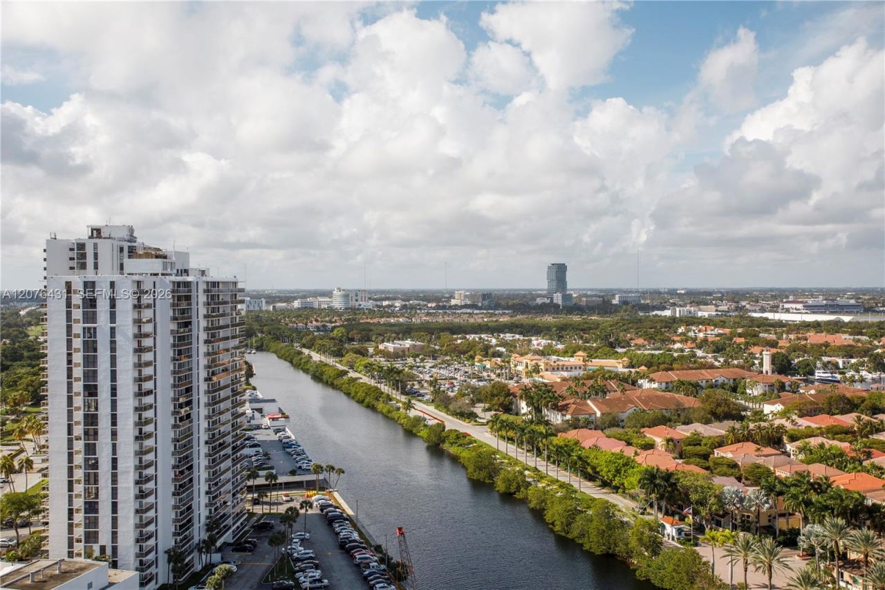 20505 E Country Club Dr, Unit PH-39, Aventura, FL 33180 Photo