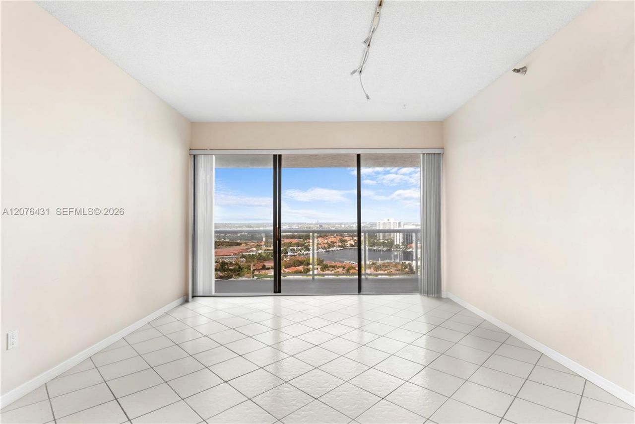 20505 E Country Club Dr, Unit PH-39, Aventura, FL 33180 Photo